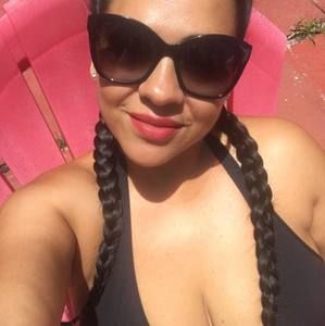 Meet your Posher, Debora